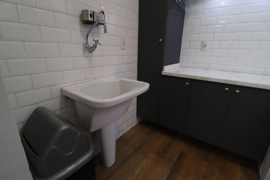 Área de Serviço de casa para alugar com 4 quartos, 322m² em Morada da Colina, Uberlândia