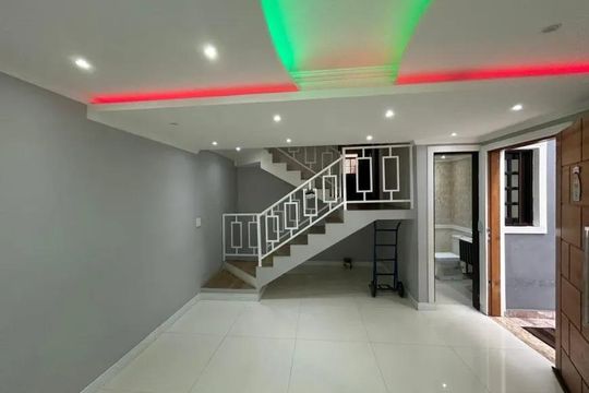 Casa à venda com 3 quartos, 137m² em Jardim Caner, São Paulo