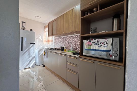 Cozinha de apartamento para alugar com 2 quartos, 44m² em Santos Dumont, São Leopoldo