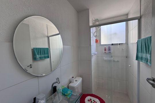 Banheiro de apartamento para alugar com 2 quartos, 44m² em Santos Dumont, São Leopoldo