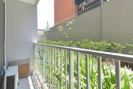 Varanda de kitnet/studio à venda com 1 quarto, 27m² em Santo Amaro, São Paulo