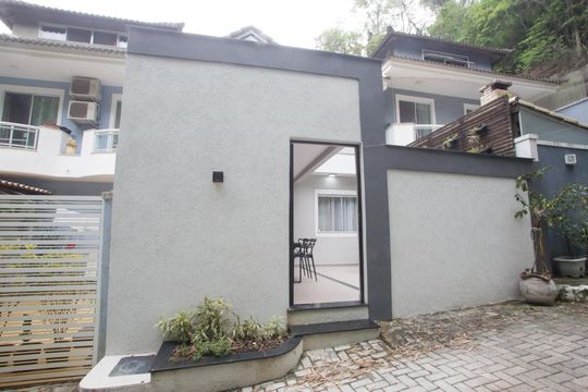 Fachada de casa para alugar com 3 quartos, 117m² em Jacarepaguá, Rio de Janeiro