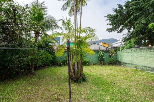 Casa à venda com 3 quartos, 120m² em Piratininga, Niterói