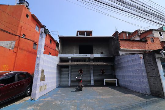 Fachada  de casa à venda com 2 quartos, 175m² em Bairro dos Casa, São Bernardo do Campo