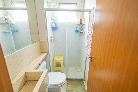 Banheiro Social de apartamento à venda com 2 quartos, 47m² em Conjunto Helena Antipoff, Belo Horizonte