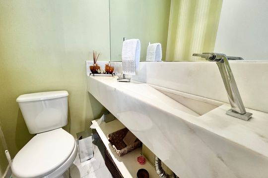 Lavabo de apartamento à venda com 3 quartos, 140m² em Chora Menino, São Paulo