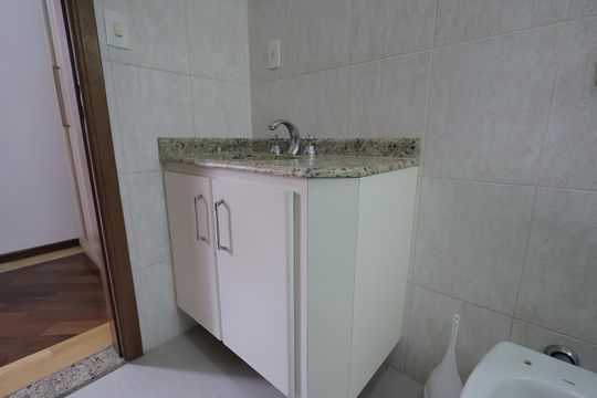 Banheiro Suíte 1 de casa à venda com 3 quartos, 250m² em Campestre, Santo André