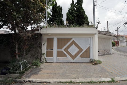 Fachada de casa à venda com 3 quartos, 250m² em Campestre, Santo André