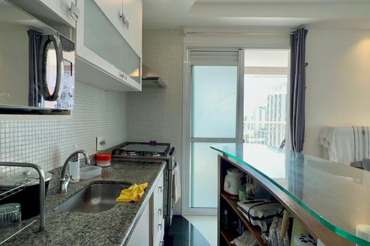 Cozinha de apartamento para alugar com 1 quarto, 54m² em Pinheiros, São Paulo
