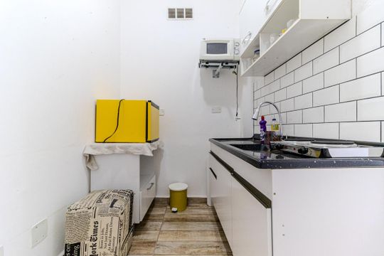 Cozinha de apartamento à venda com 1 quarto, 45m² em Sé, São Paulo