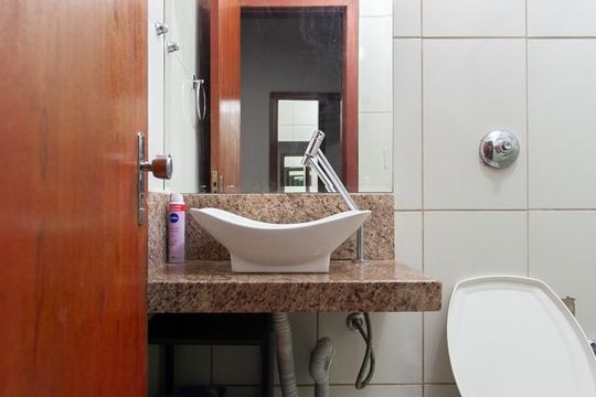 Banheiro de apartamento à venda com 3 quartos, 65m² em Jaraguá, Belo Horizonte