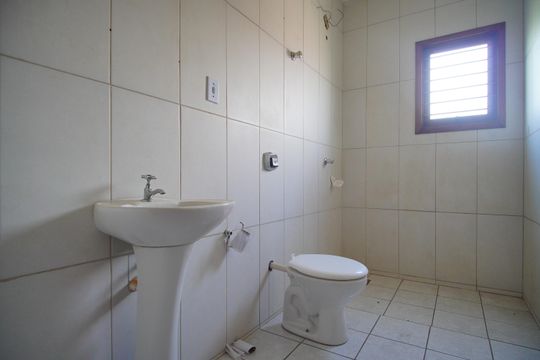 Banheiro de casa à venda com 4 quartos, 220m² em Canudos, Novo Hamburgo