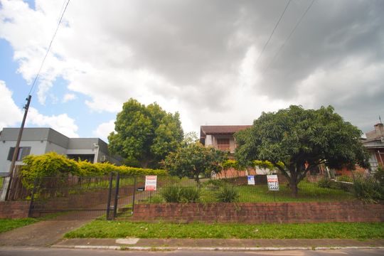 Fachada de casa à venda com 4 quartos, 220m² em Canudos, Novo Hamburgo