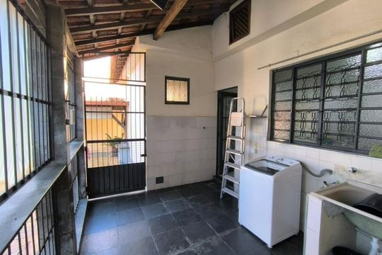 Casa à venda com 4 quartos, 360m² em Jardim Leblon, Belo Horizonte