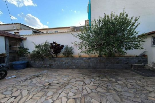 Casa à venda com 4 quartos, 360m² em Jardim Leblon, Belo Horizonte
