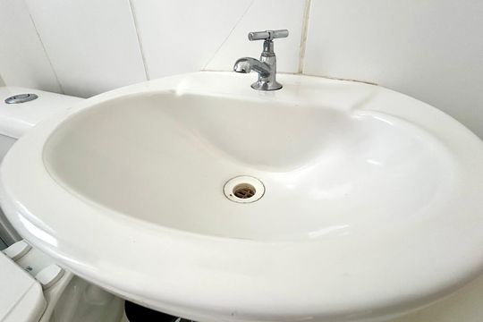 Banheiro de apartamento para alugar com 2 quartos, 42m² em Água Chata, Guarulhos