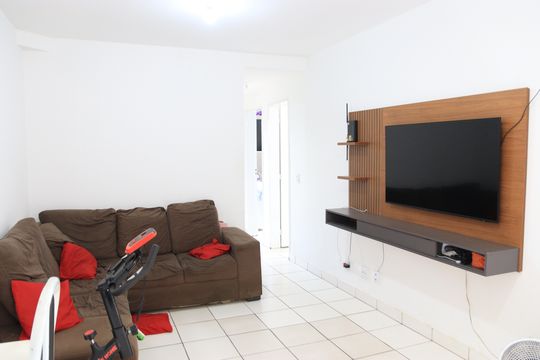Sala de apartamento para alugar com 3 quartos, 80m² em Vila São Luiz, Goiânia