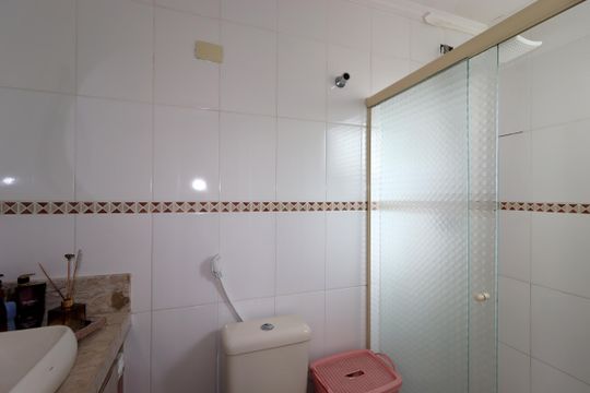 Banheiro da Suíte de apartamento à venda com 2 quartos, 164m² em Vila Helena, Santo André