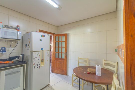 Cozinha de casa para alugar com 3 quartos, 253m² em São José, Canoas