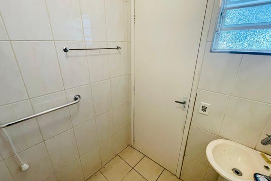 Banheiro 3 de casa à venda com 4 quartos, 150m² em Jardim Aida, Guarulhos