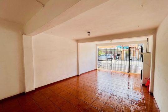Garagem de casa à venda com 4 quartos, 150m² em Jardim Aida, Guarulhos