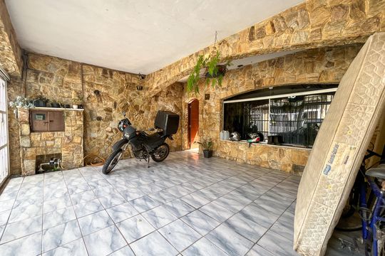 Garagem de casa à venda com 3 quartos, 161m² em Vila Portuguesa, São Paulo