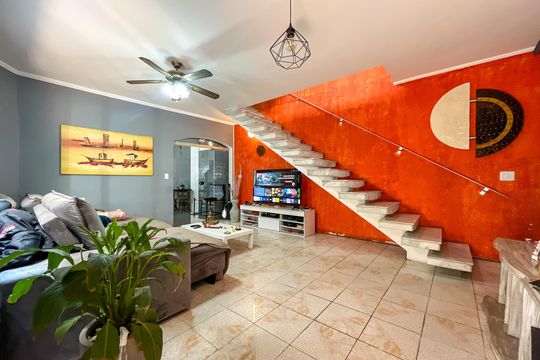 Casa à venda com 3 quartos, 161m² em Vila Portuguesa, São Paulo