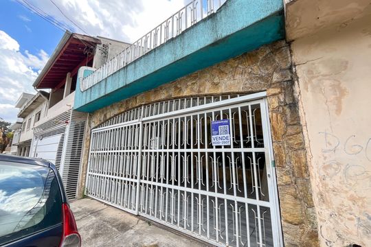 Fachada de casa à venda com 3 quartos, 161m² em Vila Portuguesa, São Paulo