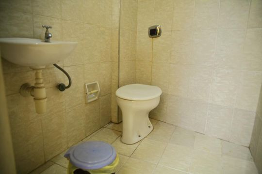 Banheiro casa 2  de casa à venda com 2 quartos, 200m² em Jardim Calux, São Bernardo do Campo