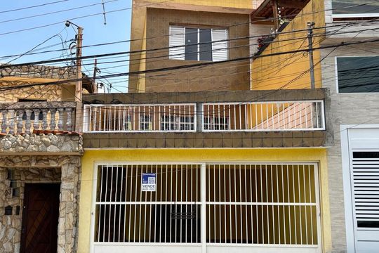 Fachada  de casa à venda com 2 quartos, 200m² em Jardim Calux, São Bernardo do Campo