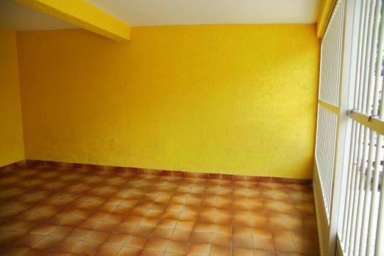 Garagem  de casa à venda com 2 quartos, 200m² em Jardim Calux, São Bernardo do Campo