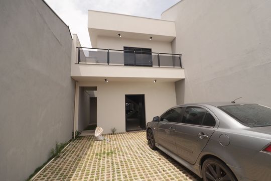 Garagem de casa à venda com 2 quartos, 129m² em Vila Liberdade, Jundiaí