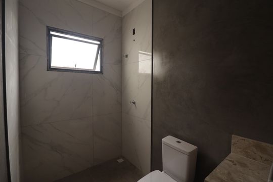 Banheiro de casa à venda com 2 quartos, 129m² em Vila Liberdade, Jundiaí