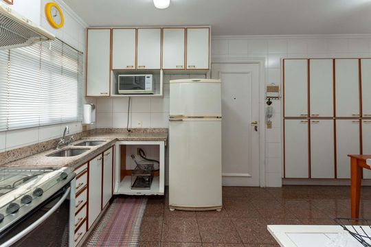 Cozinha de apartamento para alugar com 4 quartos, 155m² em Pompeia, São Paulo