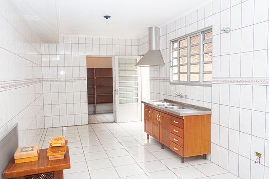 Cozinha de casa à venda com 7 quartos, 400m² em Jardim Represa, São Paulo