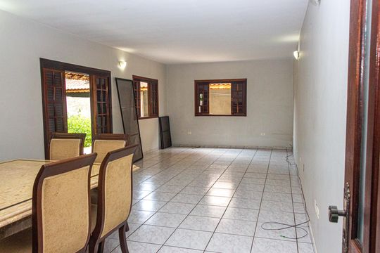 Casa à venda com 7 quartos, 400m² em Jardim Represa, São Paulo