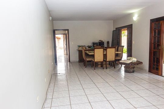 Sala de casa à venda com 7 quartos, 400m² em Jardim Represa, São Paulo