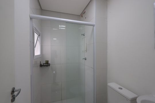 Banheiro de kitnet/studio à venda com 1 quarto, 38m² em Vila Bela, São Paulo