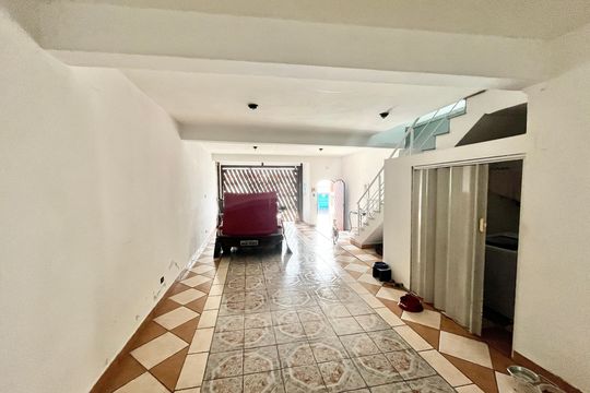Garagem de casa para alugar com 2 quartos, 180m² em Vila Celeste, São Paulo