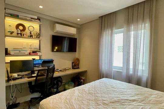 Quarto 2 de apartamento à venda com 3 quartos, 130m² em Jardim Paulista, São Paulo