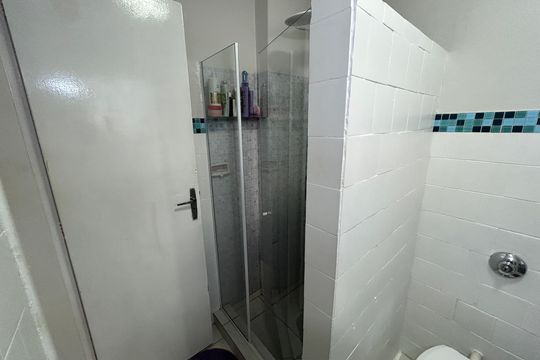 Banheiro de apartamento à venda com 2 quartos, 70m² em Pilares, Rio de Janeiro