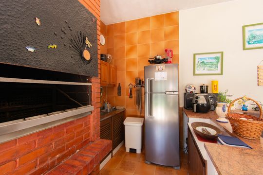 Casa para alugar com 5 quartos, 600m² em Centro, Canoas
