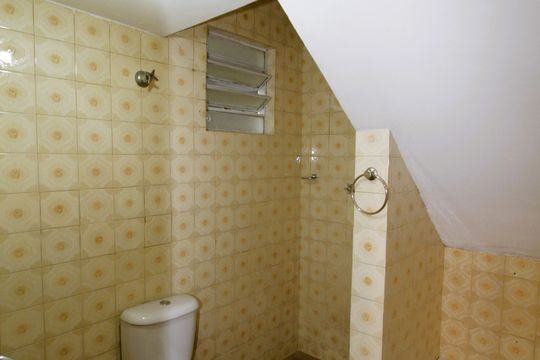 Banheiro de serviço de casa à venda com 6 quartos, 350m² em Bonfim, Belo Horizonte