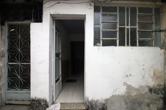 Fachada de casa à venda com 2 quartos, 50m² em Penha Circular, Rio de Janeiro