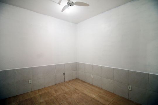 Quarto 2 de casa à venda com 2 quartos, 50m² em Penha Circular, Rio de Janeiro