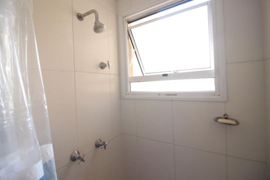 Banheiro de apartamento à venda com 3 quartos, 57m² em Novo Osasco, Osasco