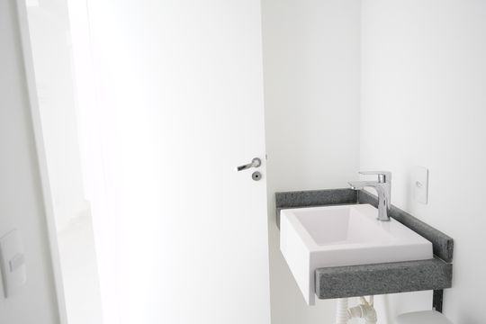 Banheiro de kitnet/studio à venda com 1 quarto, 29m² em Brás, São Paulo