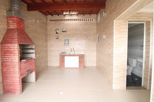 Churrasqueira de casa para alugar com 3 quartos, 262m² em Jardim Regis, São Paulo