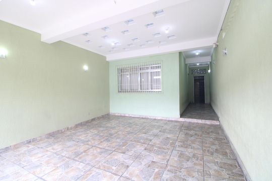 Garagem de casa para alugar com 3 quartos, 262m² em Jardim Regis, São Paulo