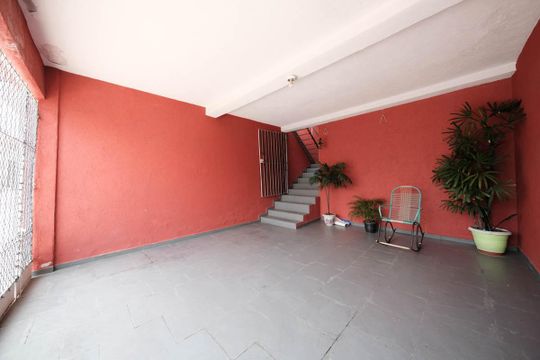 Garagem de casa à venda com 3 quartos, 125m² em Jardim Piratininga, São Paulo